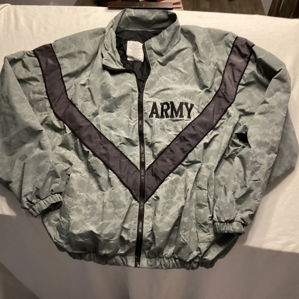 US Army IPFU Training Jacket Digital ACU Camo Large Regular Windbreaker UNICOR